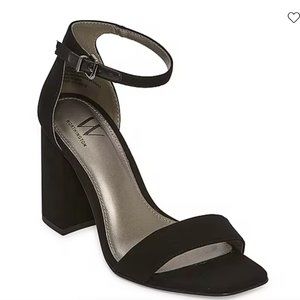 Worthington Becklyn Simple Black Heeled Square Toe Sandals (size 9)